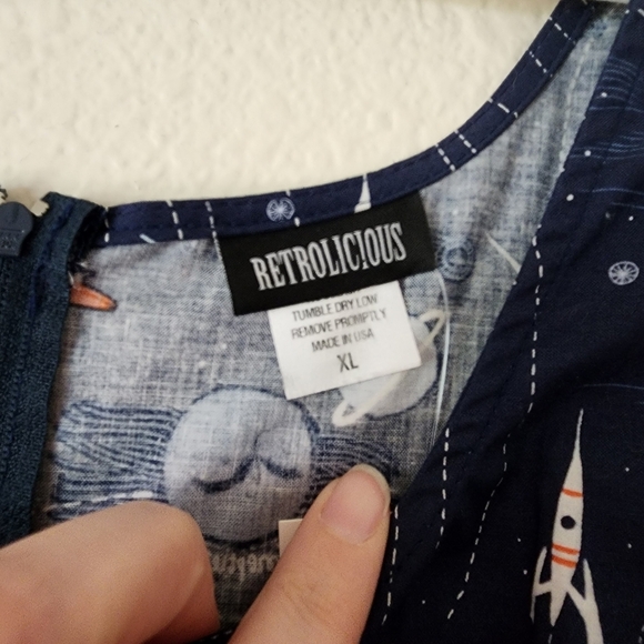 Retrolicious Space-Themed Sleeveless Dress XL NWT - Picture 4 of 8